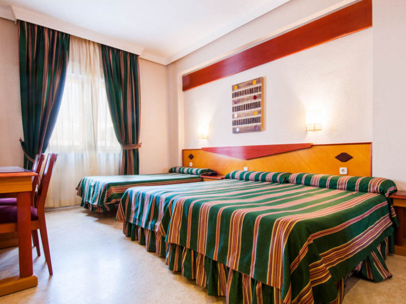 Hotel Del Val - Parking Gratuito Андухар Экстерьер фото