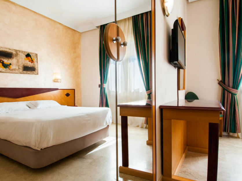 Hotel Del Val - Parking Gratuito Андухар Экстерьер фото